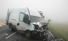 Vážna dopravná nehoda pri obci Kobyly, zranených až deväť osôb