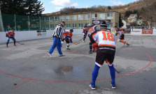 Hokejbalisti v Prešovskej lige štvrtí