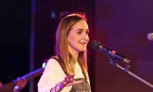 Úžasná Slávka Tkáčová vypredala Kino Žriedlo, domáci koncert si užila