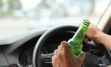 Bežná kontrola a vodič pod vplyvom alkoholu