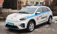 Prešovskí mestskí policajti jazdia ekologicky, do výbavy im pribudol ďalší elektromobil