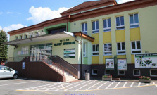V bardejovskej nemocnici platí na niektorých oddeleniach zákaz návštev aj naďalej