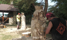 VIDEO | Osikov budú skrášľovať unikátne drevené sochy