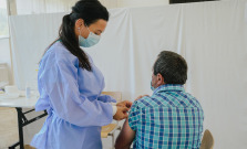 Mobilné jednotky PSK pokračujú očkovaním v Kurime i Hažlíne
