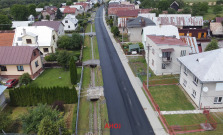 VIDEO | Nový asfaltový koberec v obci Lukov