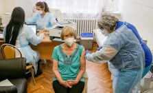 V Košickom kraji začali očkovať treťou dávkou už aj klientov zariadení sociálnych služieb