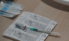 Prešovský kraj pokračuje v očkovaní v obchodných centrách, podáva aj tretiu dávku