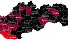 Slovensko pohltí hlavne čierna farba. Na východe ostali už len tri bordové okresy