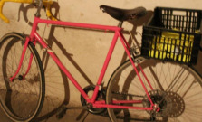 Ružový bicykel zaujal