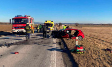 Na východe Slovenska došlo k tragickej dopravnej nehode, cestou neprejdete