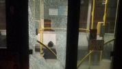 Deti hodili kameň do dverí trolejbusu, už to rieši polícia