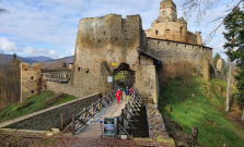 VIDEO | Zborovský hrad s kaštieľom sú chránenou oblasťou