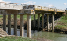 Aktuálne prebieha rekonštrukcia mosta v Záhore