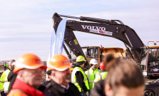 Vo Valalikoch štartuje výstavba Volva, zamestná viac ako 3-tisíc ľudí