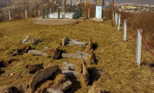 Vandali zničili okolie Cyrilometodského kríža na Šibenej hore
