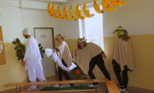 VIDEO | Učitelia Spojenej školy Pod Papierňou v Bardejove zahrali Malé Divadlo
