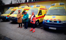 VIDEO | Do záchranárskej flotily bardejovskej nemocnice pribudli štyri nové špeciály