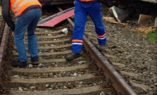 Pre mŕtvu osobu dopoludnia prerušili jazdu vlakov pri Drienovci