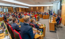 Poslanci PSK rozdelili 1,43 mil. eur cez dotácie
