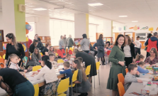 VIDEO | Základná škola na Komenského ulici v Bardejove slávnostne zapísala prváčikov