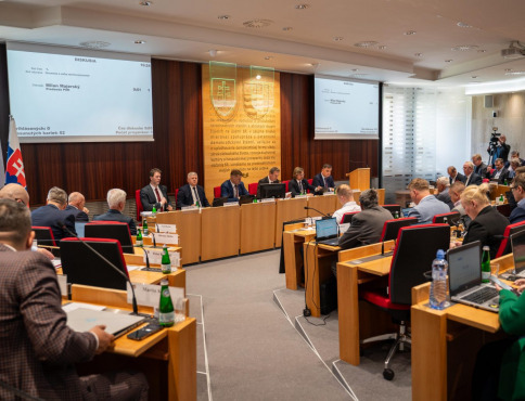 Krajskí poslanci podporili takmer 840 projektov za 1,95 mil. eur