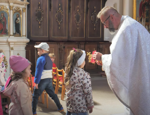 VIDEO | Deti z Cirkevnej materskej školy v Bardejove navštívili Prešov pri príležitosti sviatku ich patróna