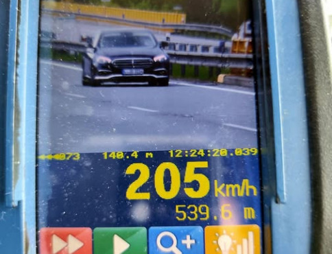 Nemec si to na D1 „hnal“ o 75 km/h rýchlejšie