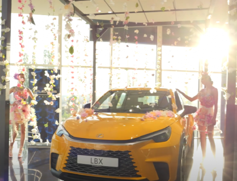 VIDEO | Lexus jazdí aj na vlne módy