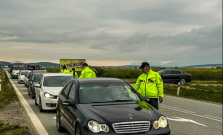 Policajti opäť na cestách!