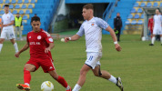 Futbalisti Bardejova nezvládli ďalší zápas, futbalistky naopak získali titul