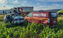Ťažká nehoda pri Turni nad Bodvou – do nemocnice aj vrtuľníkom