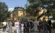 V Bardejovských Kúpeľoch odhalili nový fotopoint v tvare srdca