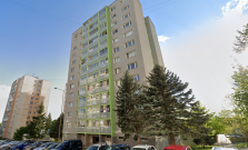 Tragédia v Košiciach: Pred bytovkou ležalo bezvládne telo