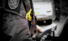 Vodič v Ľuboticiach nafúkal 3,8 promile. Jazdil zo strany na stranu