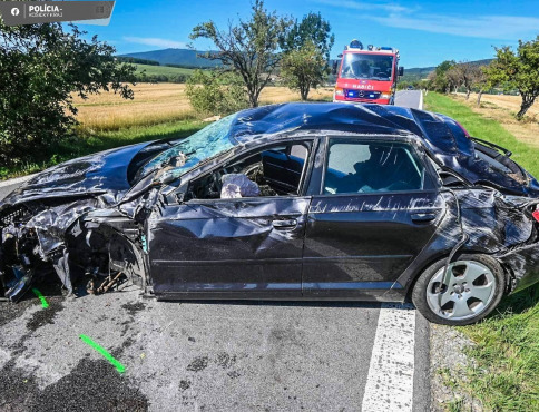 Tragická dopravná nehoda pri Herľanoch. Zomrela 75-ročná vodička