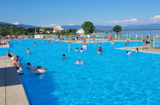 Udreli tropické teploty – pláže a zariadenia Zemplínskej Šíravy sa zapĺňajú rekreantami