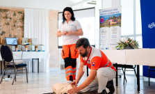 Záchrana života je teraz bližšie – 22 defibrilátorov putuje do obcí KSK