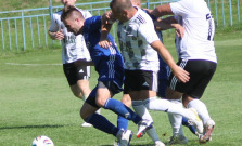 Nedeľňajšie okresné derby prilákalo stovky divákov, góly padali len v prvom polčase