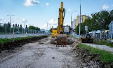 Na Slaneckej uzatvorili pruh do centra, doprava bude pomalšia