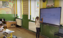 VIDEO | Fričovce investujú: Škola má nové kúrenie a počítače. V obci obnovili aj spevnené plochy