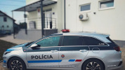 Držala nôž a vyhrážala sa: Polícia obvinila 45-ročnú Bardejovčanku