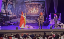 VIDEO | Pesničkový Mikuláš celý týždeň zabával deti vo Vranove nad Topľou