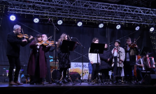 VIDEO | Staromestské Vianoce rozžiarili Hlavnú ulicu!