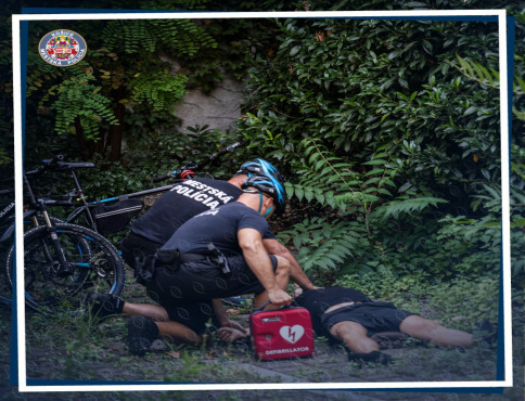 Hrdinský zásah pri Staničnom námestí: Mestskí policajti bojovali o život seniorky
