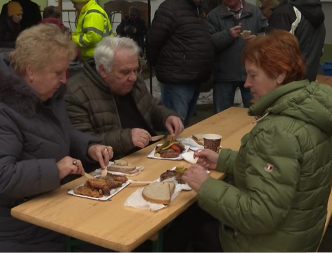 VIDEO | Tradičná dedinská zabíjačka v obci Ždaňa