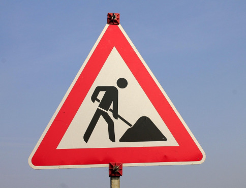 Tragédia na stavbe obchvatu v Sabinove: život 68-ročného muža vyhasol pri pracovnom stroji