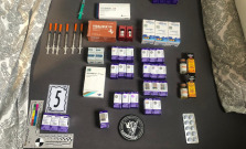 Policajná akcia Cézar: Desiatky tisíc nelegálnych anabolík zaistené v Poprade