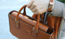 Útok zozadu a krádež kabelky – polícia už obvinila podozrivého