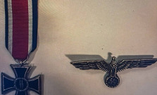 Muž so symbolmi nacizmu skončil vo väzbe