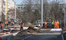 VIDEO | Modernizácia električkovej trate na Nad jazerom je už viac než z polovice dokončená